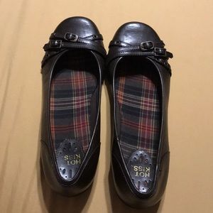 Brown Hot KISS flats size 9